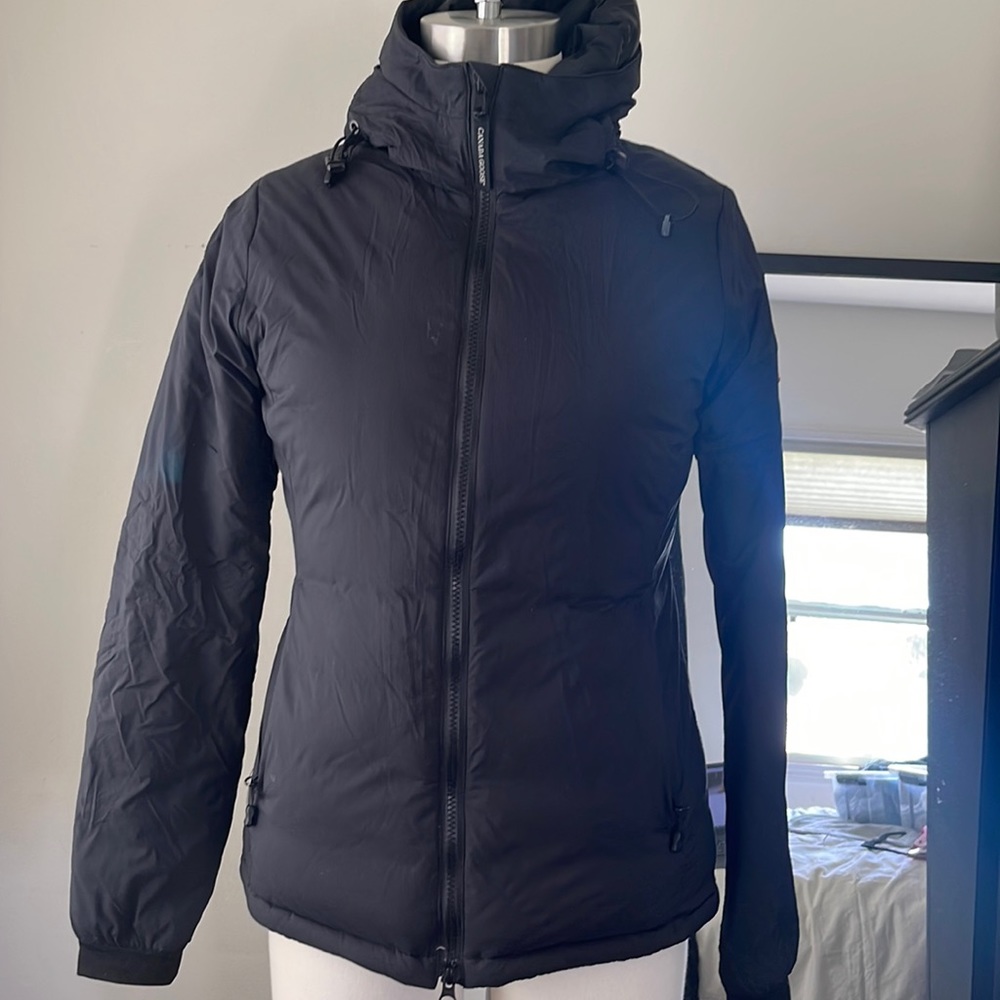 Canada Goose Camp Hoody packable short down coat, size small, great condition